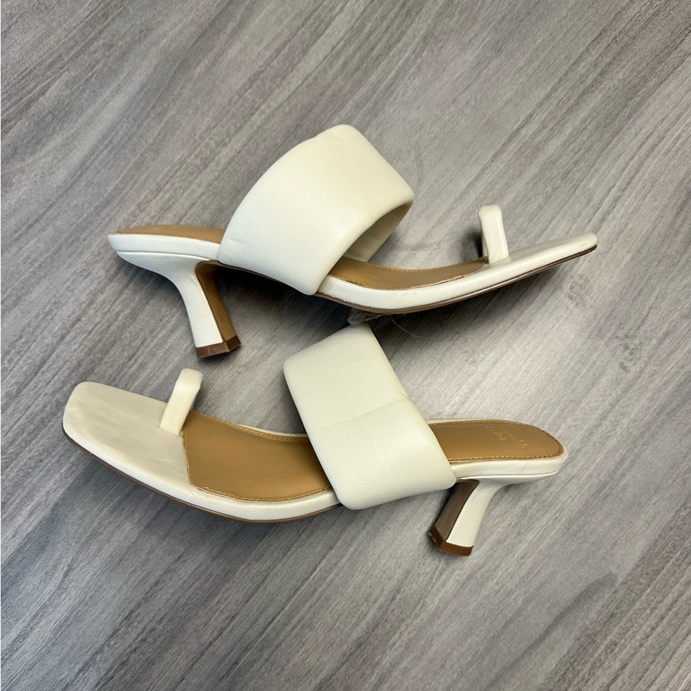 A&F 🤍Cream Women's Mules
